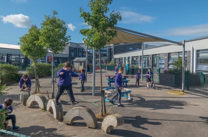 one-of-uk-s-largest-sen-schools-designed-by-hlm-architects-features-on