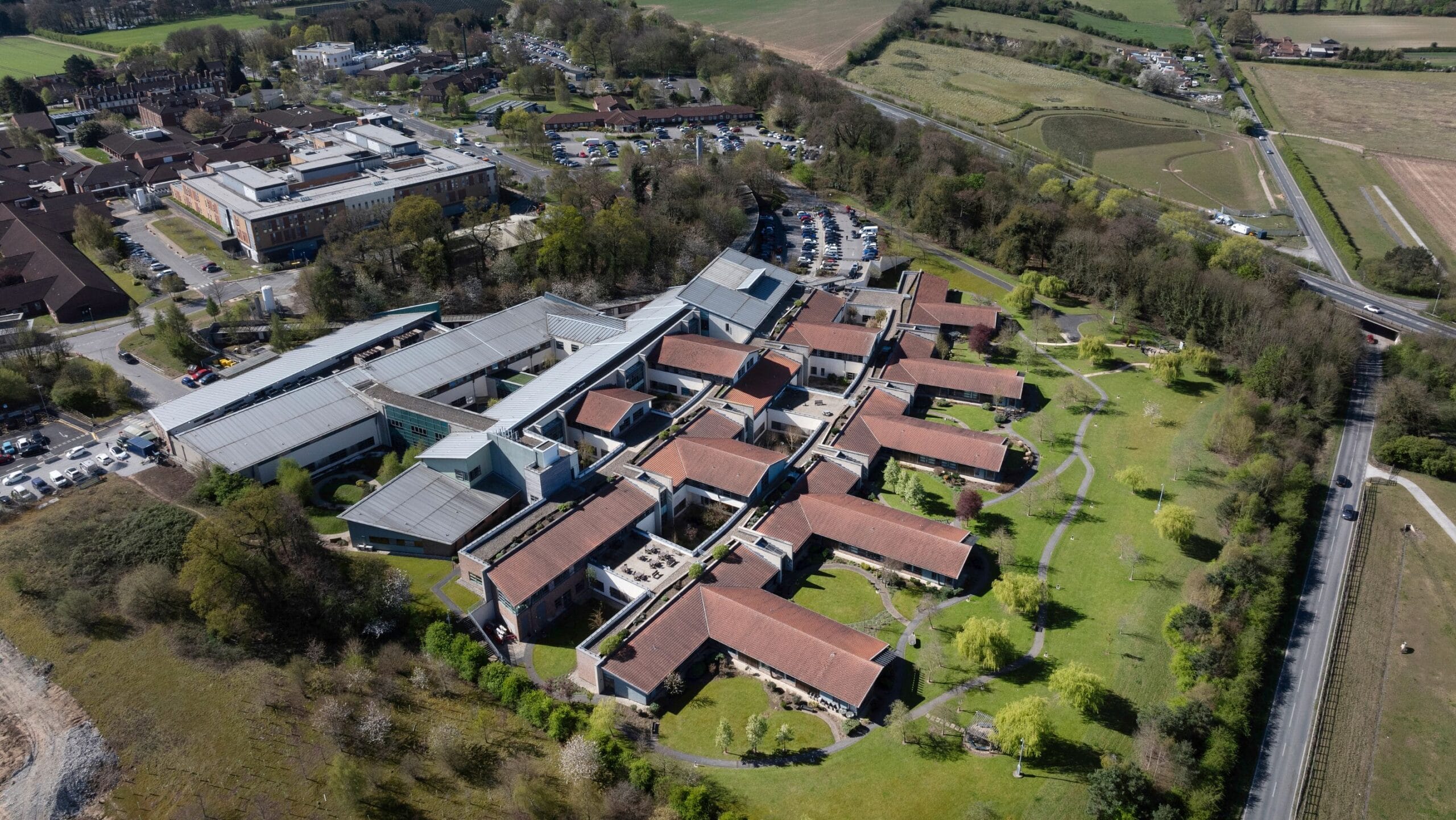 Standing the test of time: The Queen’s Centre for Oncology - HLM Architects